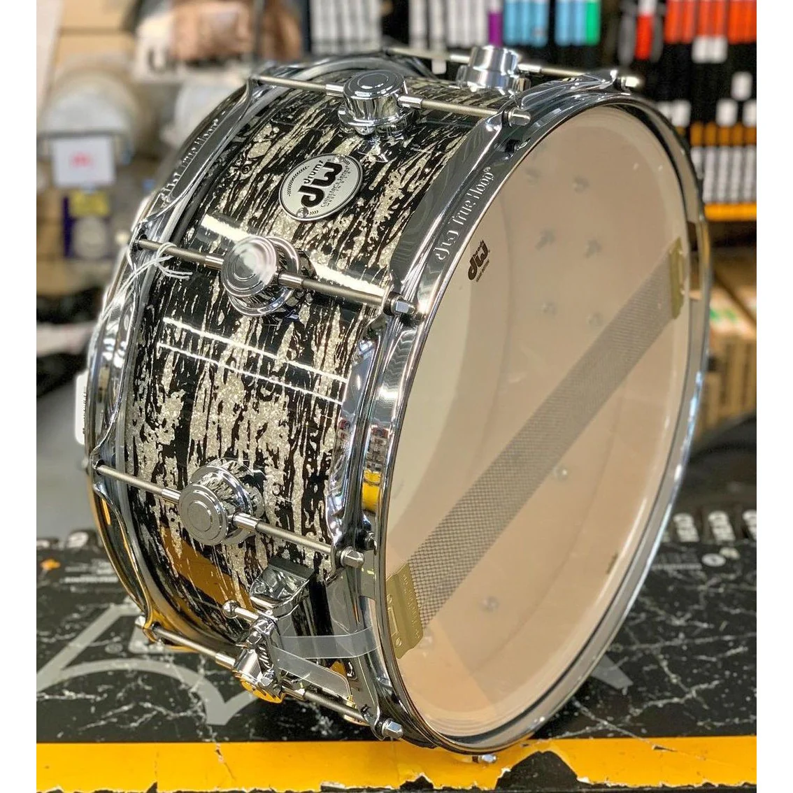 DW Drums - Collector's Series Snare 6.5x14 Black Oyster Glass - Image 3