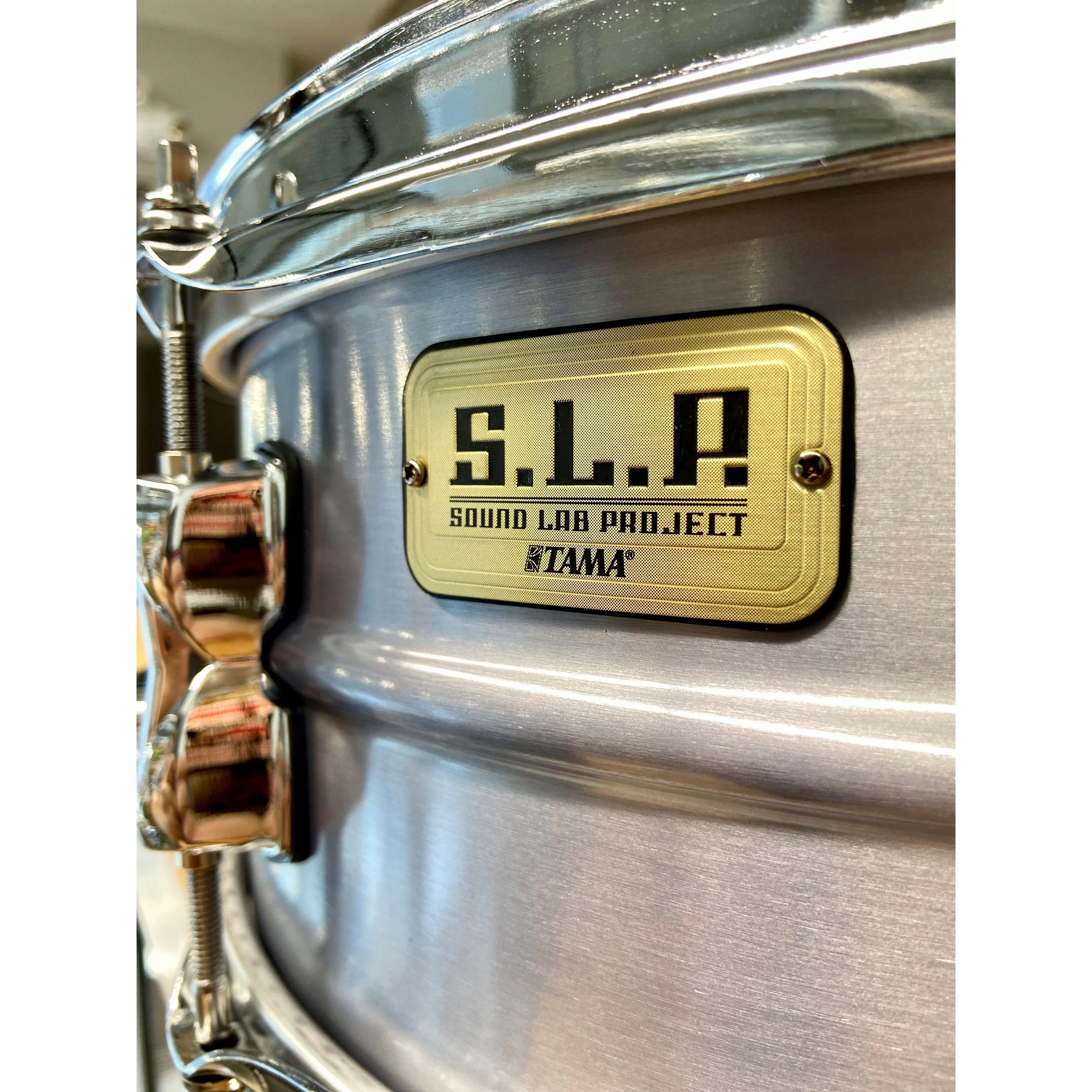 Tama - S.L.P. Classic Dry Aluminum Snare 5.5x14 LAL1455 - Image 2